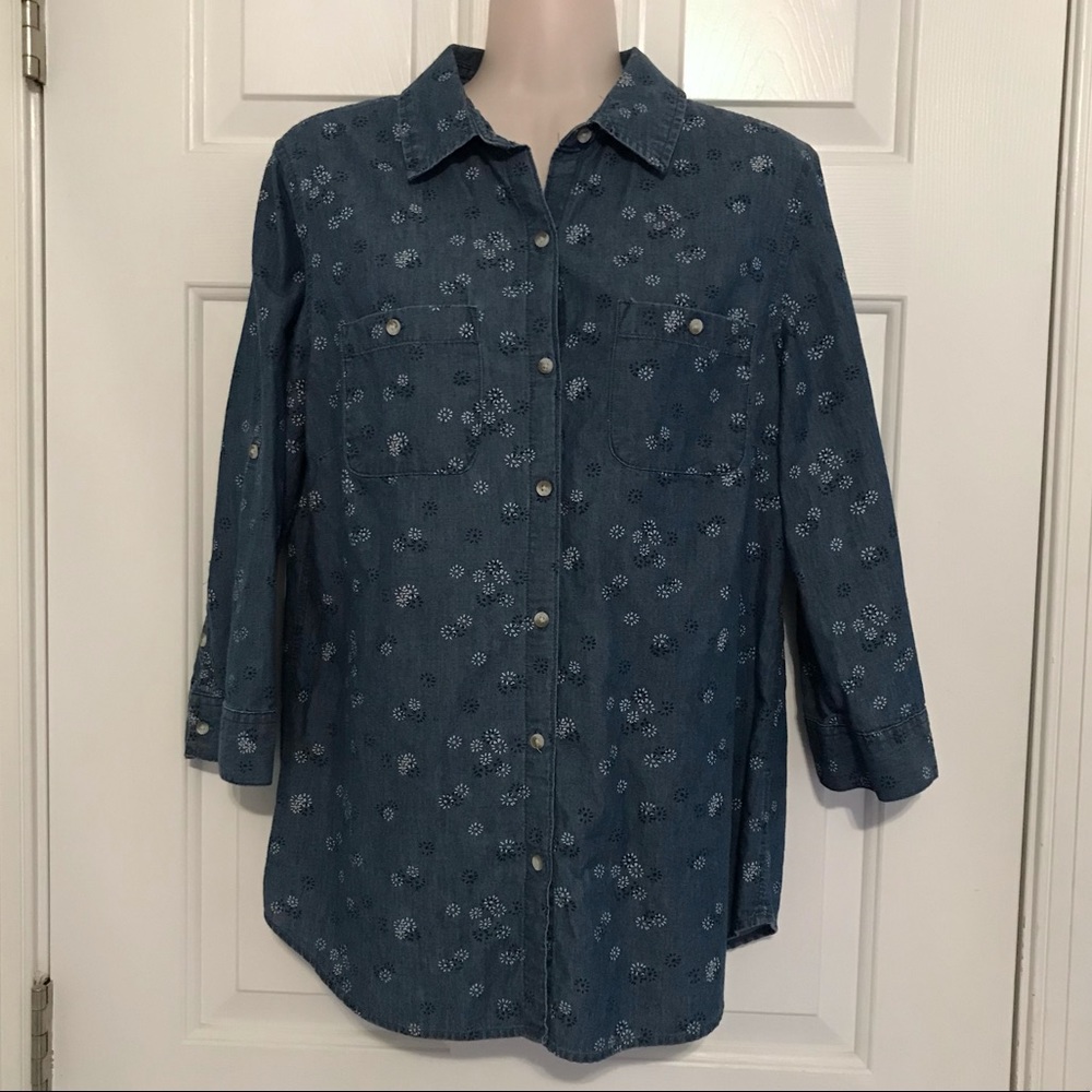 Blue chambray floral print “The Classic Shirt” 3/4 sleeve button down shirt